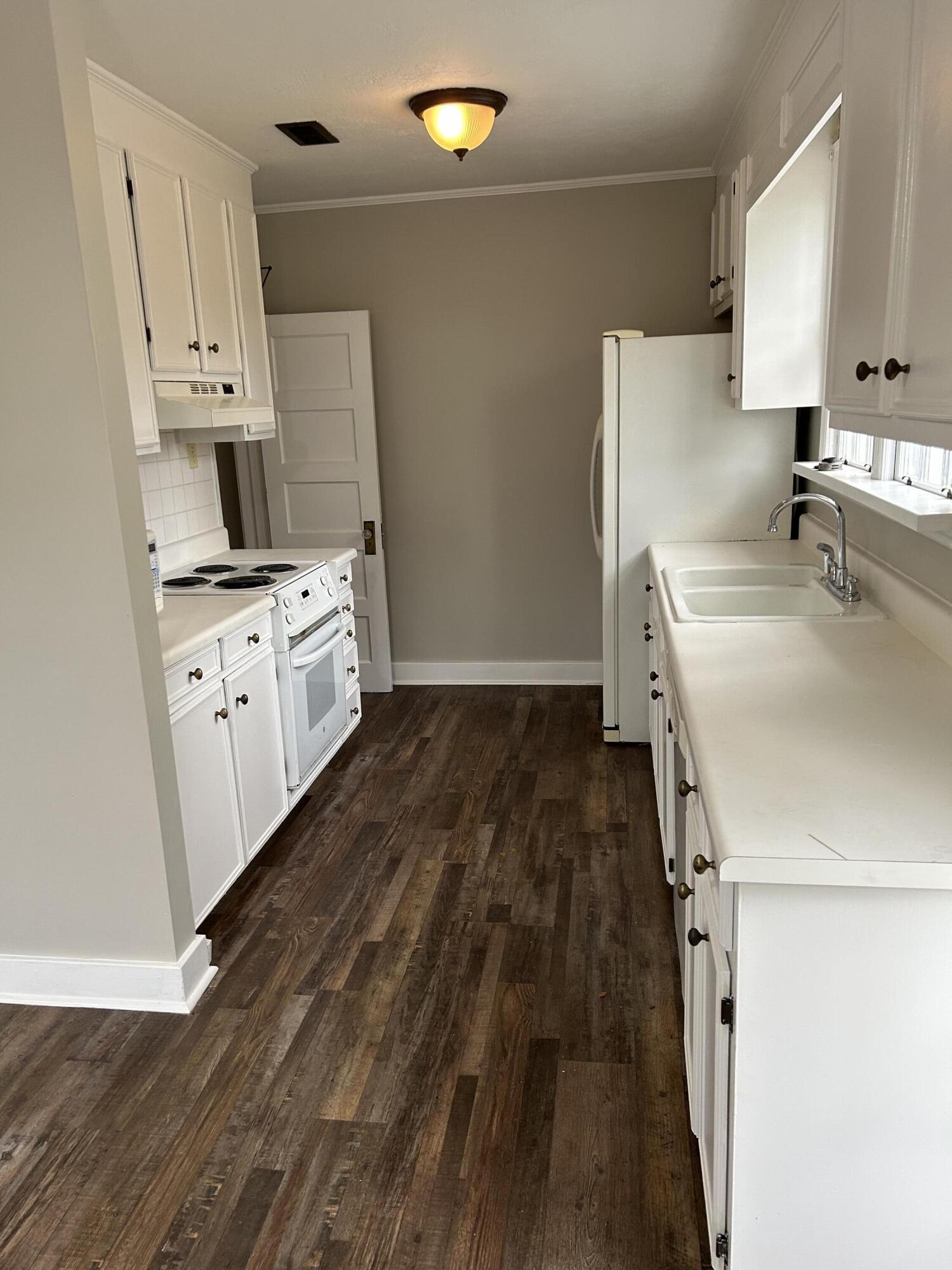 1740 Kissingbower Road Augusta, GA 30904 - Photo 5 of 11 Kitchen