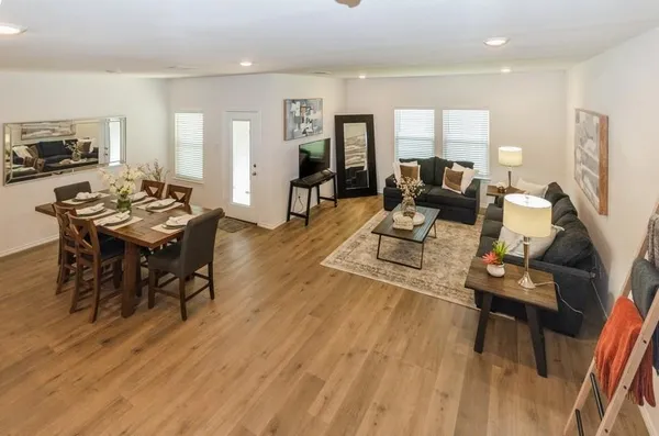 $349,999 | 822 Amelia Court, Pilot Point, TX 76258
