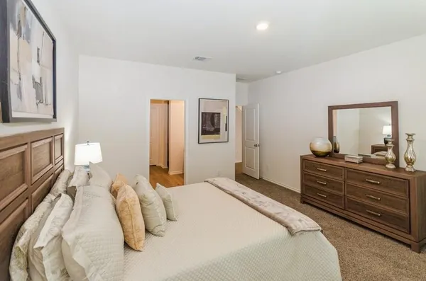 $349,999 | 822 Amelia Court, Pilot Point, TX 76258