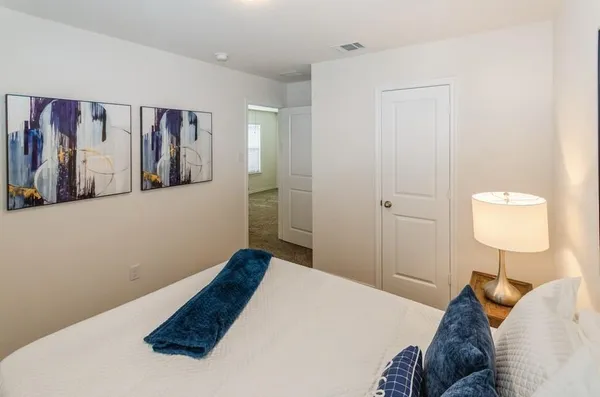 $349,999 | 822 Amelia Court, Pilot Point, TX 76258