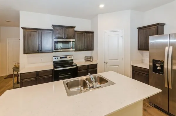 $349,999 | 822 Amelia Court, Pilot Point, TX 76258