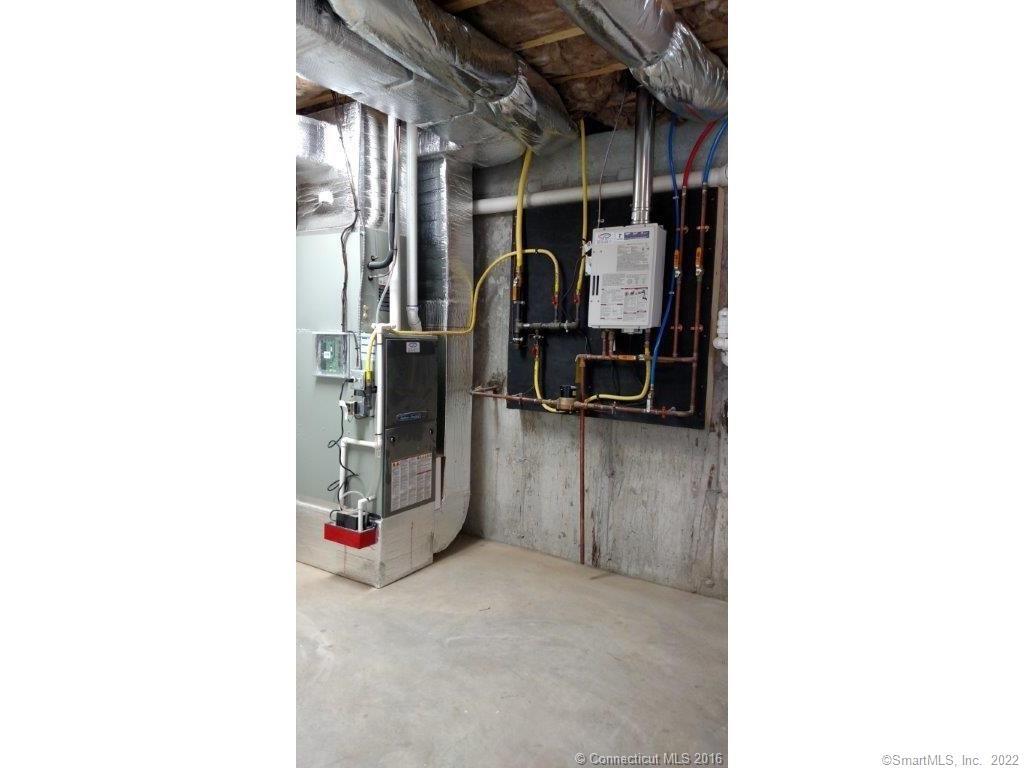 1 Hamilton Street, Unit 2 New London, CT 06320 - Photo 32 of 35