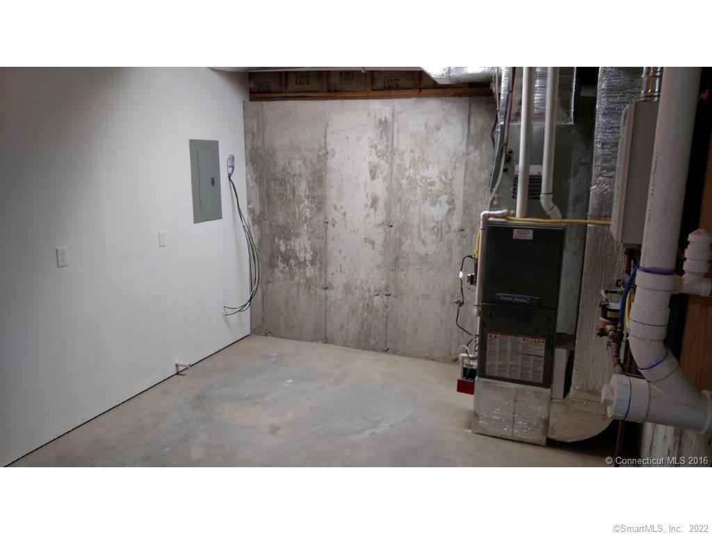 1 Hamilton Street, Unit 2 New London, CT 06320 - Photo 34 of 35