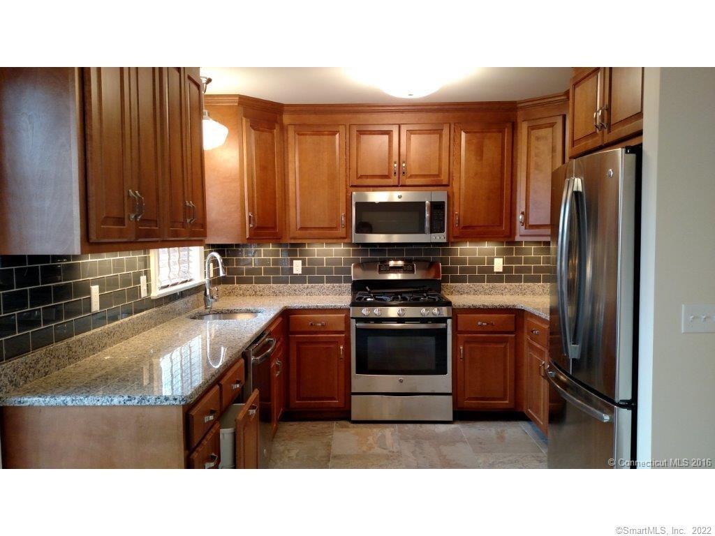 1 Hamilton Street, Unit 2 New London, CT 06320 - Photo 10 of 35