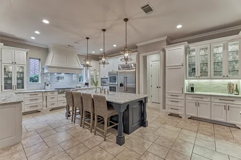 $1,900,000 | 66 South Player Manor Circle, The Woodlands, TX 77382