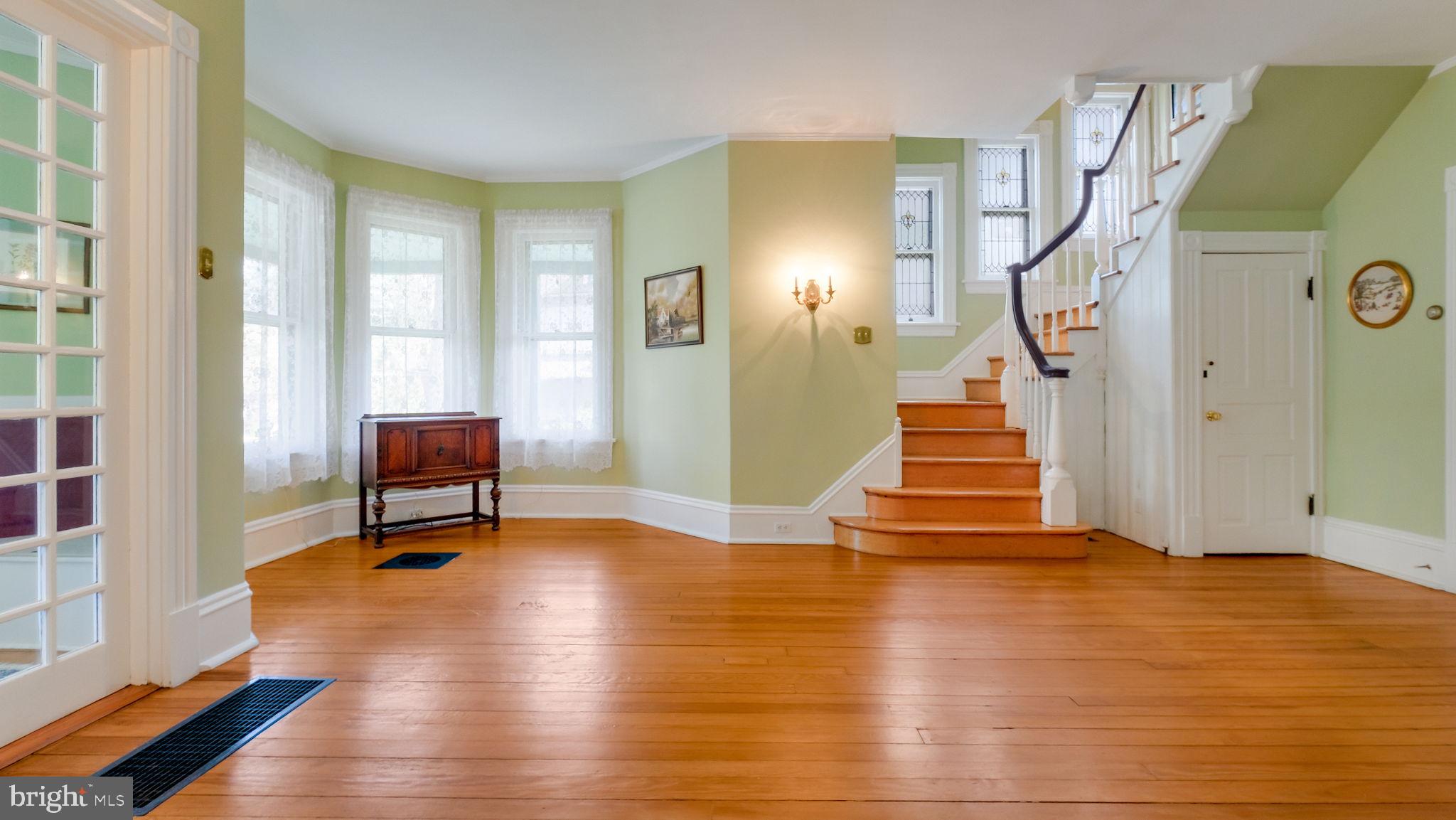 130 Woodland Road Wyncote, PA 19095 - Photo 6 of 37 GRAND entry