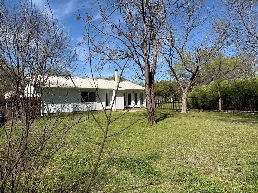 7313 Rhett Place Austin, TX 78744 - Photo 27 of 38 back of house