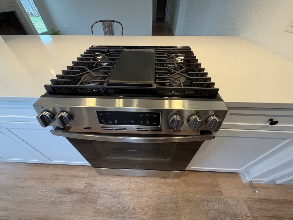 7313 Rhett Place Austin, TX 78744 - Photo 34 of 38 a close view of stove