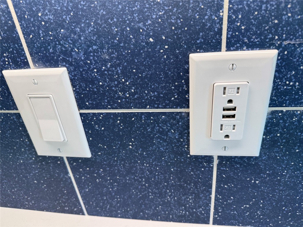 7313 Rhett Place Austin, TX 78744 - Photo 7 of 38 unknown