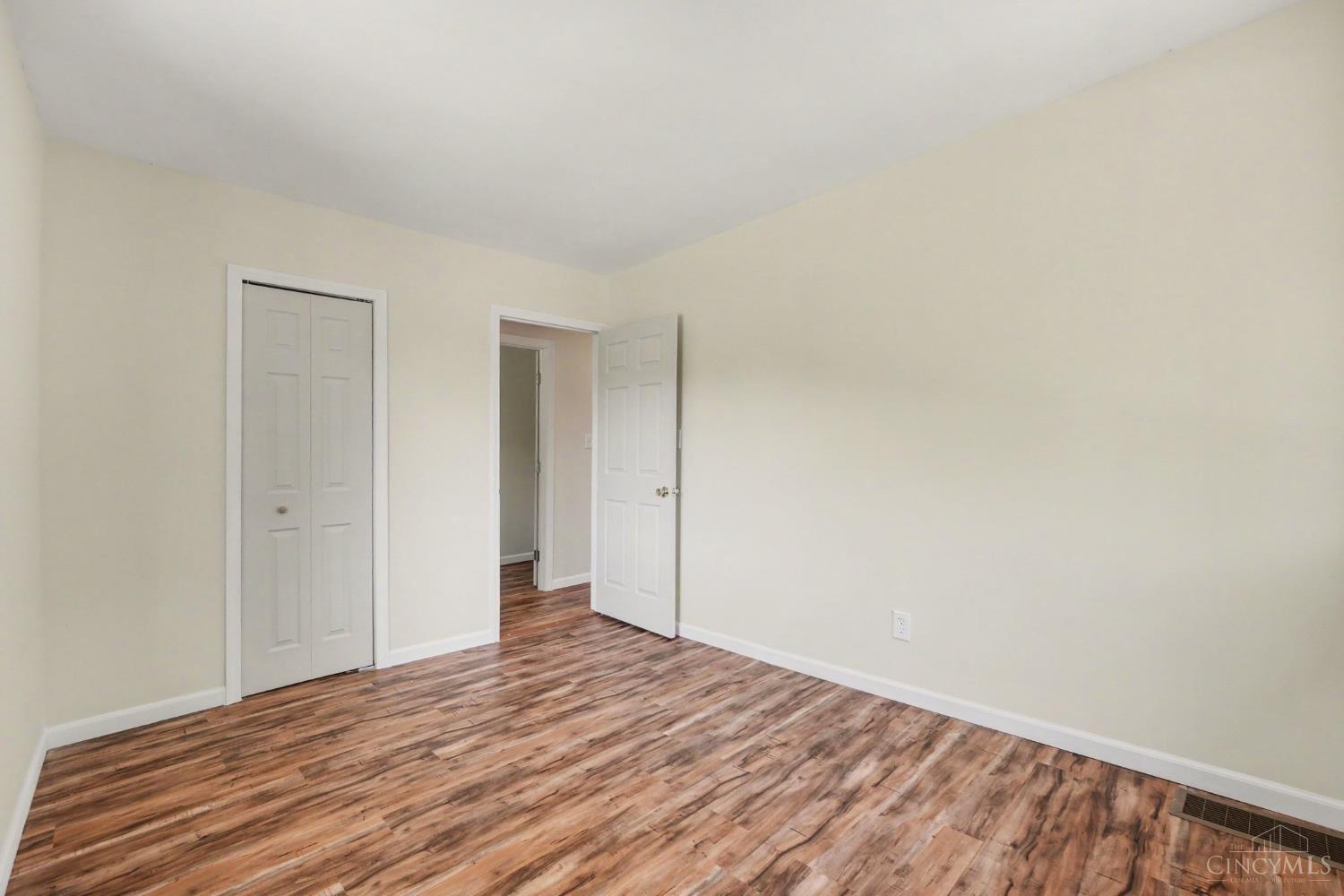 8547 Davis Road Maineville, OH 45039 - Photo 14 of 33