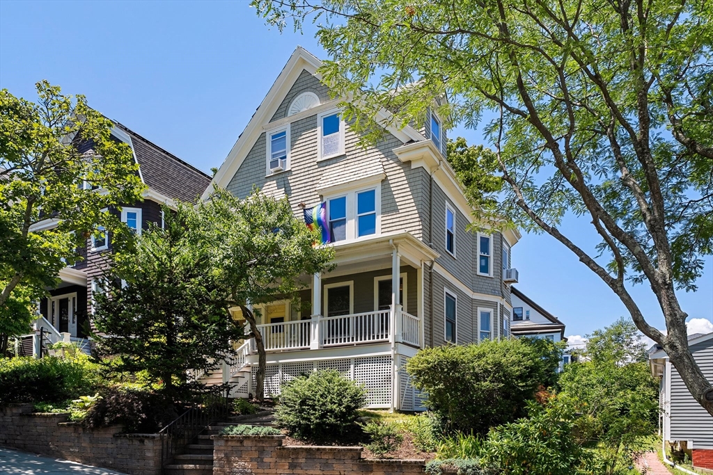 17 Windermere Road Boston, MA 02125 - Photo 1 of 38