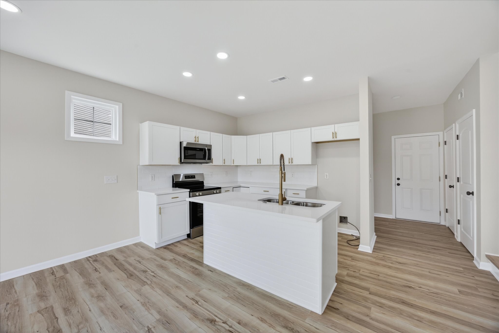 204 Clark Road Clarksville, TN 37042 - Photo 12 of 26 Gallery Image 12