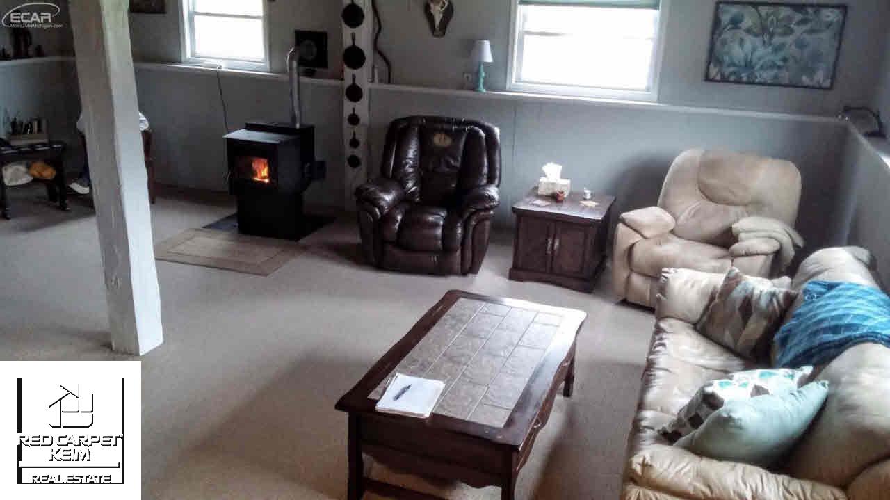 5222 Lonsberry Road Columbiaville, MI 48421 - Photo 4 of 36 21389642-3.JPG