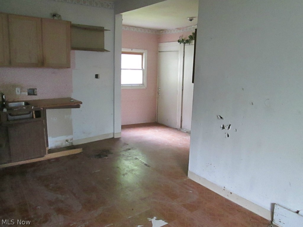 604 Carpenter Street Akron, OH 44310 - Photo 3 of 12 Gallery Image 3