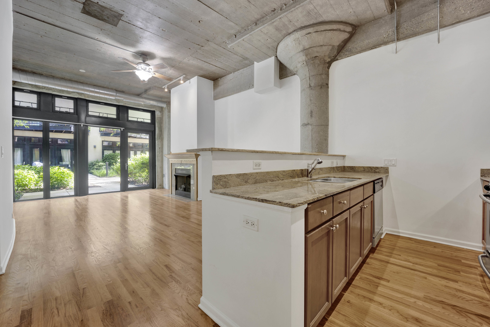 1070 West 15th Street, Unit 112 Chicago, IL 60608 - Photo 4 of 29 a view of front door and entryway