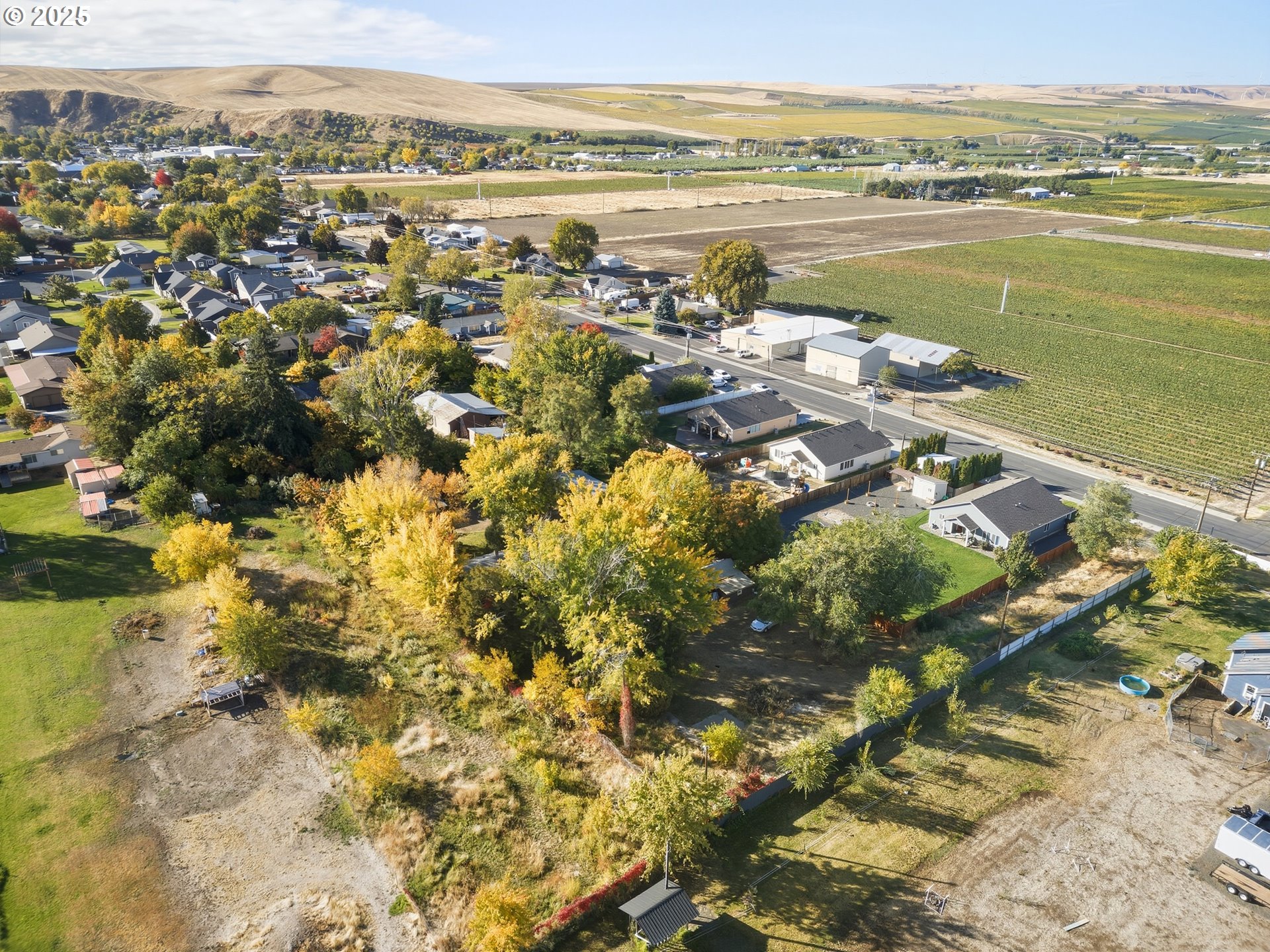 327 Powell Road Milton Freewater, OR 97862 - Photo 2 of 48 a view of lake view and mountain view