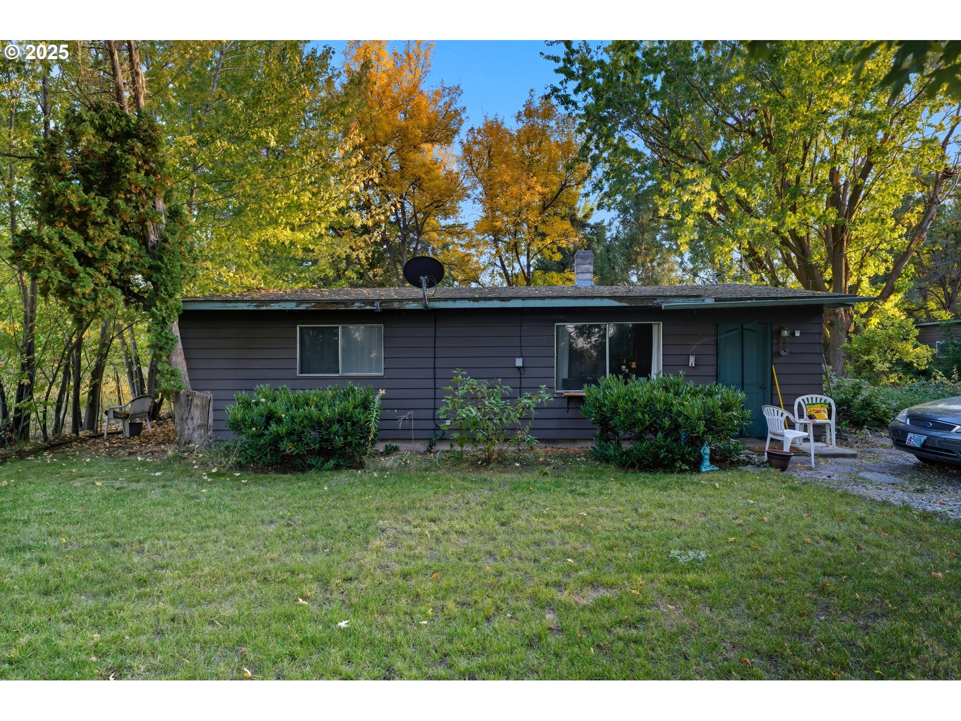 327 Powell Road Milton Freewater, OR 97862 - Photo 42 of 48 a view of a yard in front of house