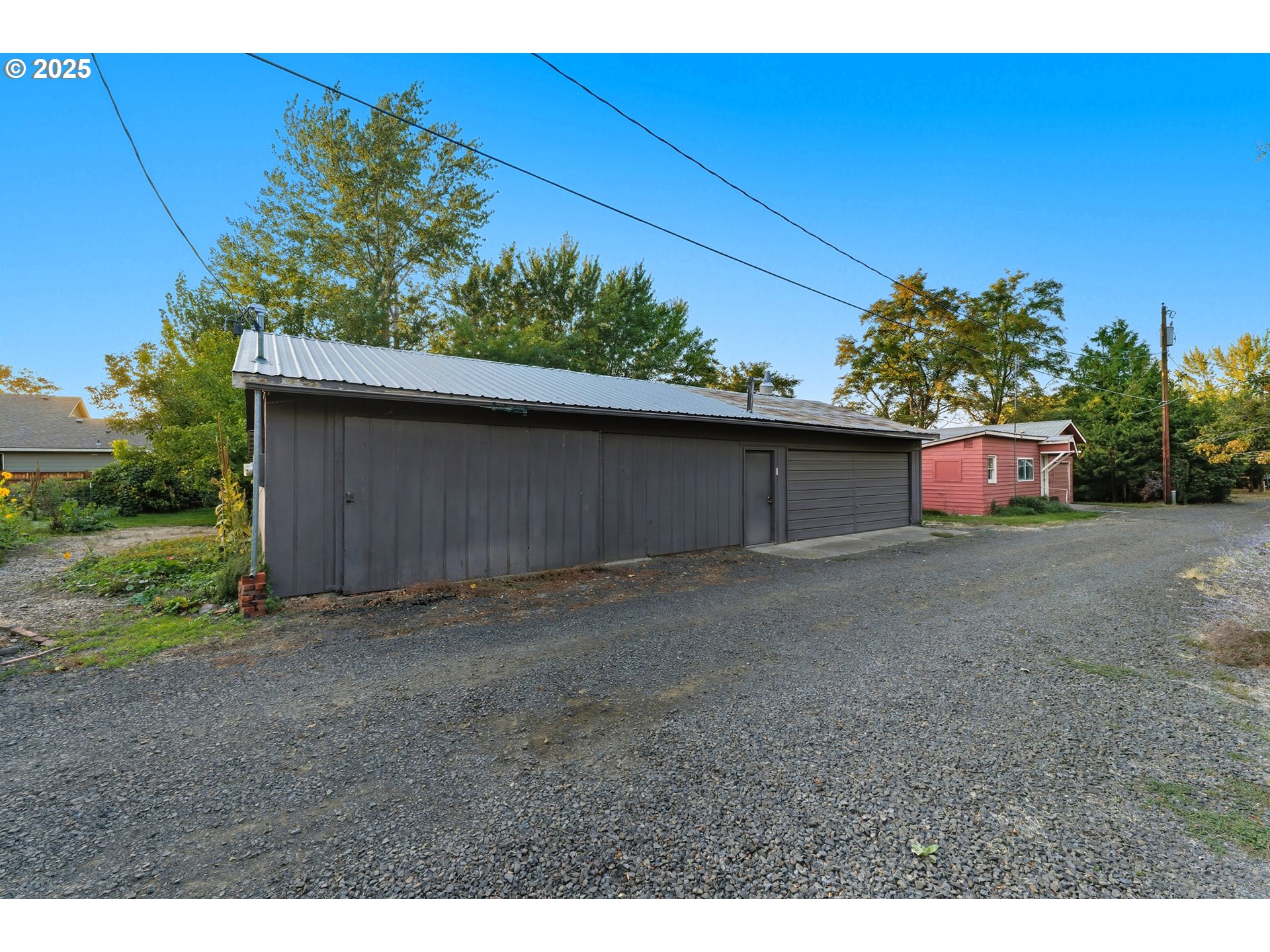 327 Powell Road Milton Freewater, OR 97862 - Photo 47 of 48 a view of a backyard