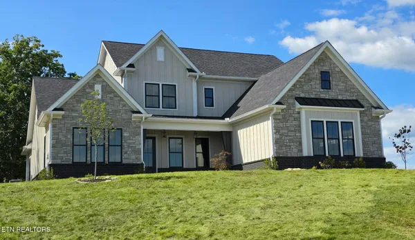$999,900 | 5208 Aspen Avenue, Morristown, TN 37813