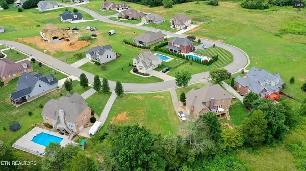 $999,900 | 5208 Aspen Avenue, Morristown, TN 37813