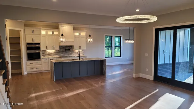 $999,900 | 5208 Aspen Avenue, Morristown, TN 37813