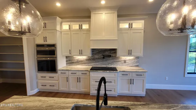 $999,900 | 5208 Aspen Avenue, Morristown, TN 37813