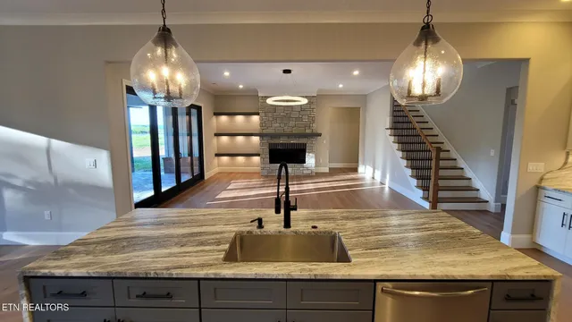 $999,900 | 5208 Aspen Avenue, Morristown, TN 37813