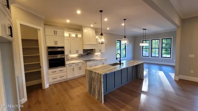 $999,900 | 5208 Aspen Avenue, Morristown, TN 37813