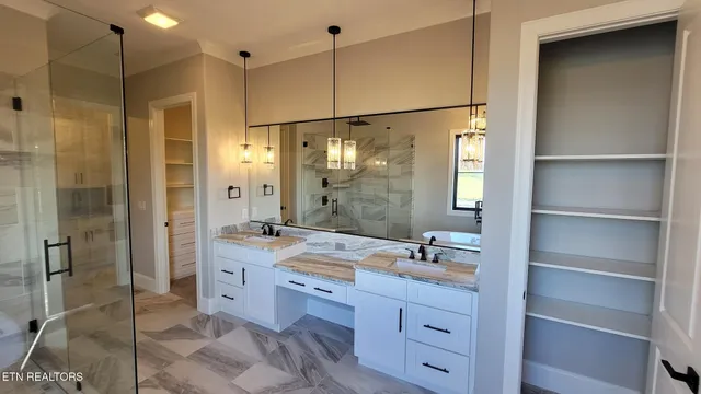 $999,900 | 5208 Aspen Avenue, Morristown, TN 37813