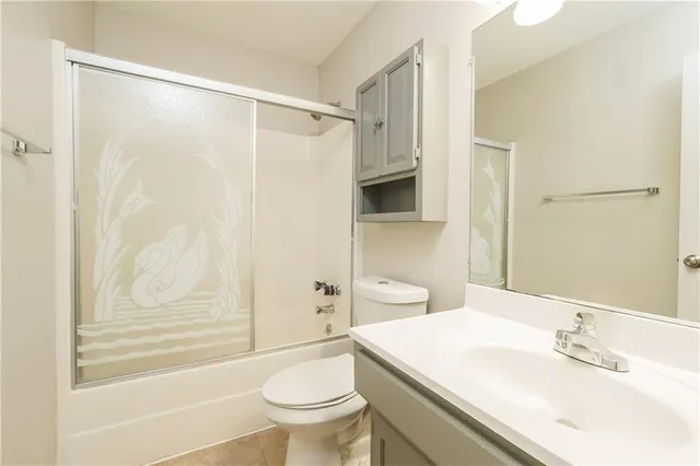 $330,000 | 408 North Washington Street, Raymore, MO 64083