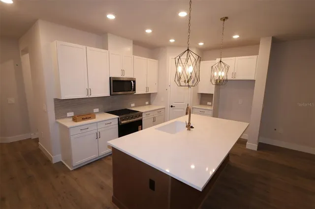 $449,990 | 2805 Marrakesh Lane, Sarasota, FL 34234