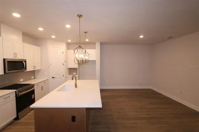 $449,990 | 2805 Marrakesh Lane, Sarasota, FL 34234