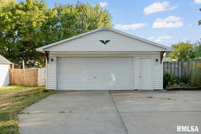 $200,000 | 1216 East Rouse Avenue, Peoria Heights, IL 61616