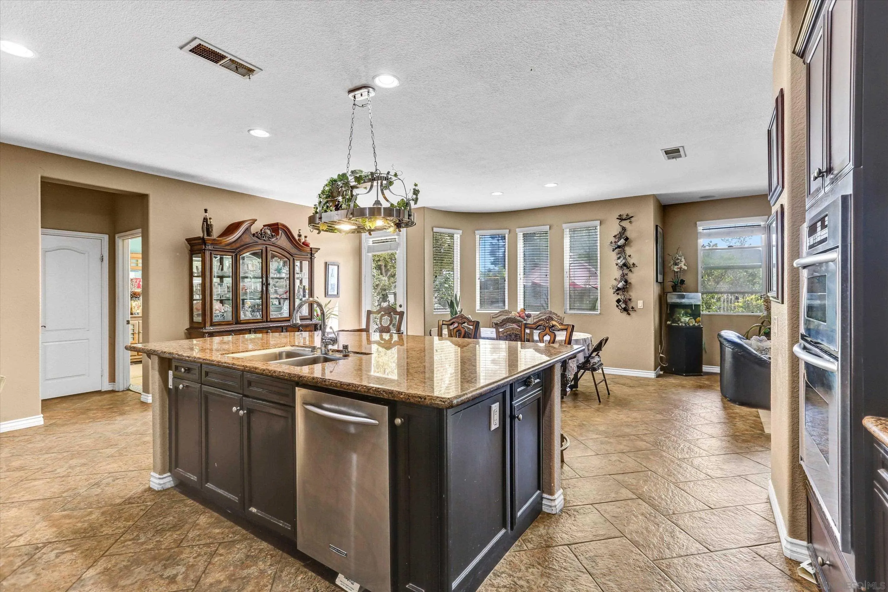 863 Sunset Ridge Place Chula Vista, CA 91914 - Photo 13 of 47 Gallery Image 13