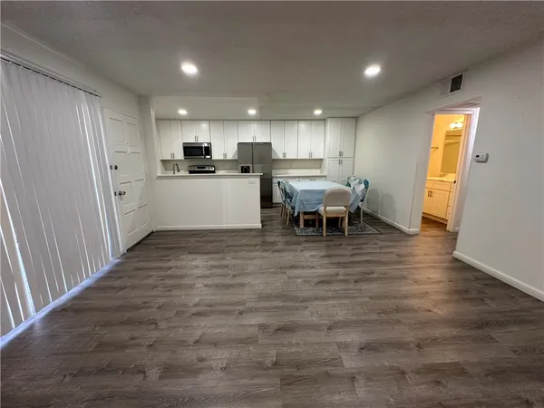 $3,300 | 12350 Del Amo Boulevard, Unit 2509, Lakewood, CA 90715