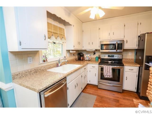 5914 Acorn Ridge Court Midlothian, VA 23112 - Photo 4 of 24 Gallery Image 4