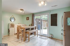 17 Devon Court Sterling, VA 20165 - Photo 10 of 30 a dining room with furniture and window