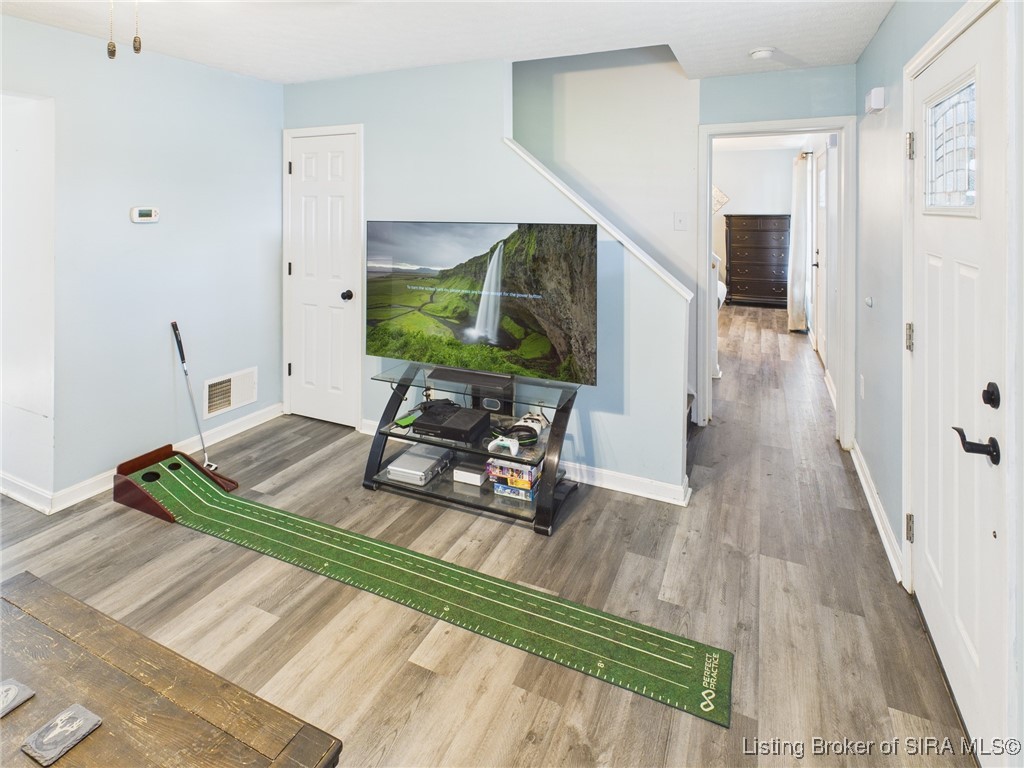 21408 Daisy Hill Road Borden, IN 47106 - Photo 8 of 34 Living Room