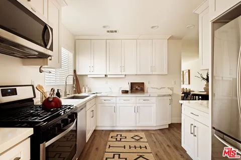 $949,000 | 4623 6th Avenue, Los Angeles, CA 90043