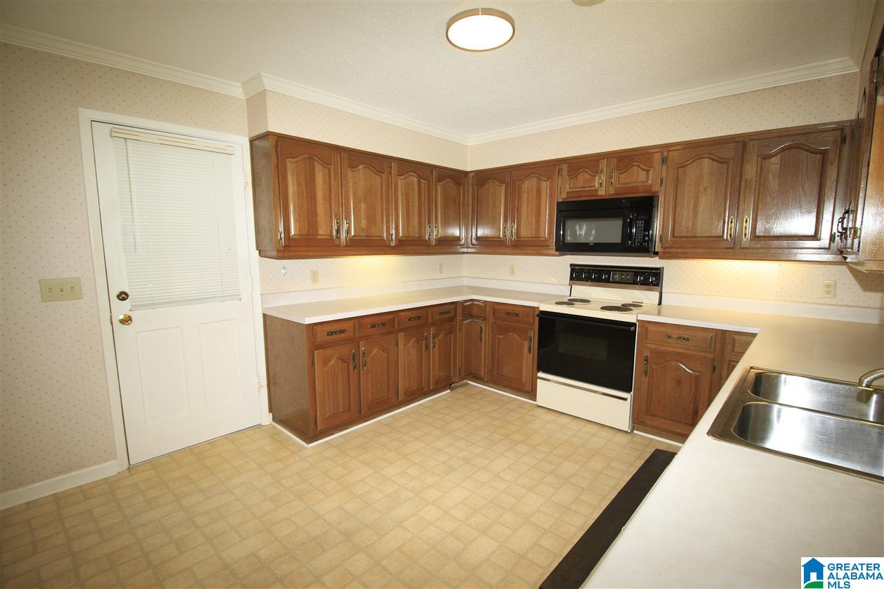 1606 Rose Street Northwest Cullman, AL 35055 - Photo 3 of 36