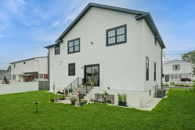 a front view of house with yard