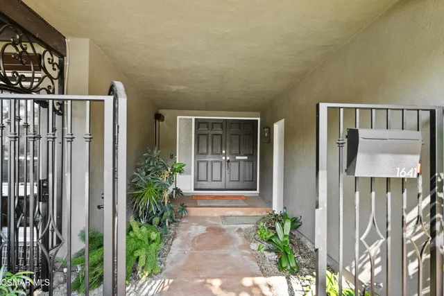 a view of a entryway of the house