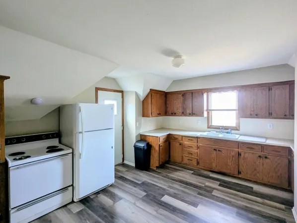 $1,100 | 825 Jessamine Avenue East, Unit 2, St. Paul, MN 55106