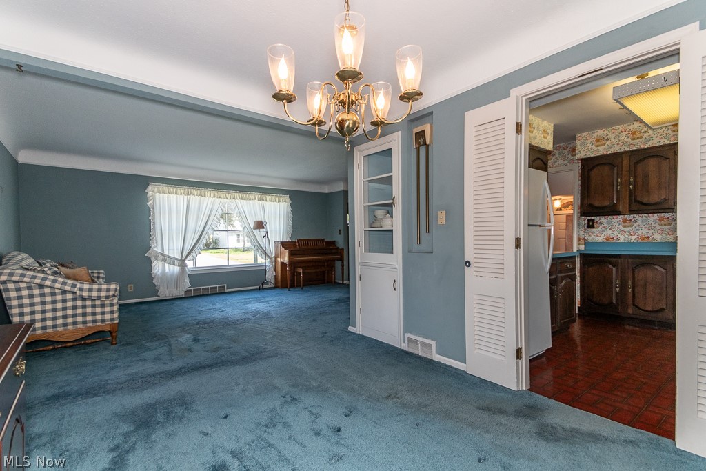 5258 East Farnhurst Road Cleveland, OH 44124 - Photo 8 of 39 Gallery Image 8