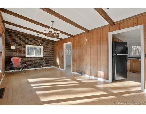 216 Haverhill Road Topsfield, MA 01983 - Photo 23 of 28 a view of a entryway door
