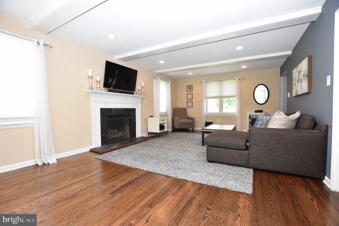 809 Hilltop Road Cinnaminson, NJ 08077 - Photo 6 of 17 Gallery Image 6