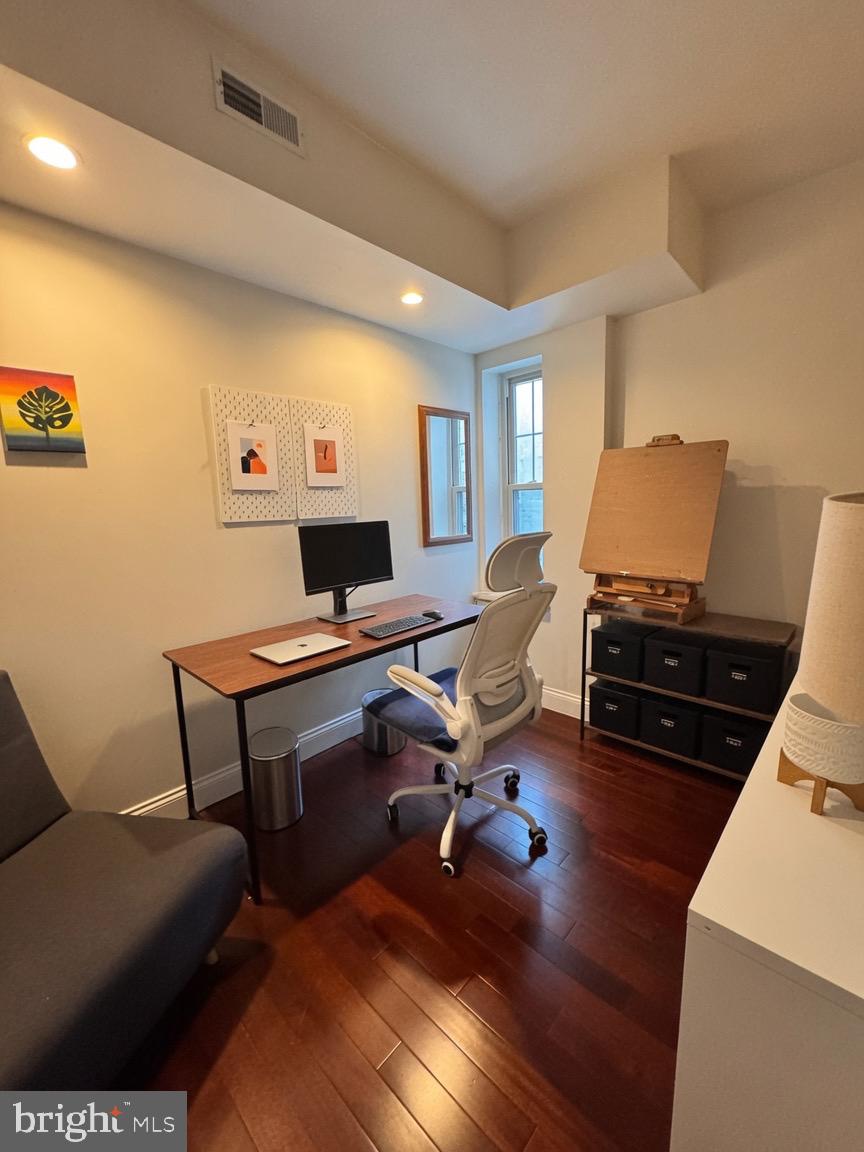 929 South 13th Street, Unit 2 Philadelphia, PA 19147 - Photo 5 of 11