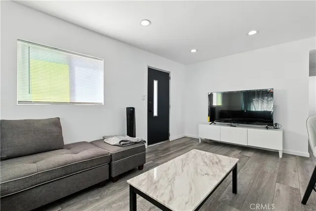 $165,000 | 1900 Artesia Boulevard, Unit 4, Torrance, CA 90504