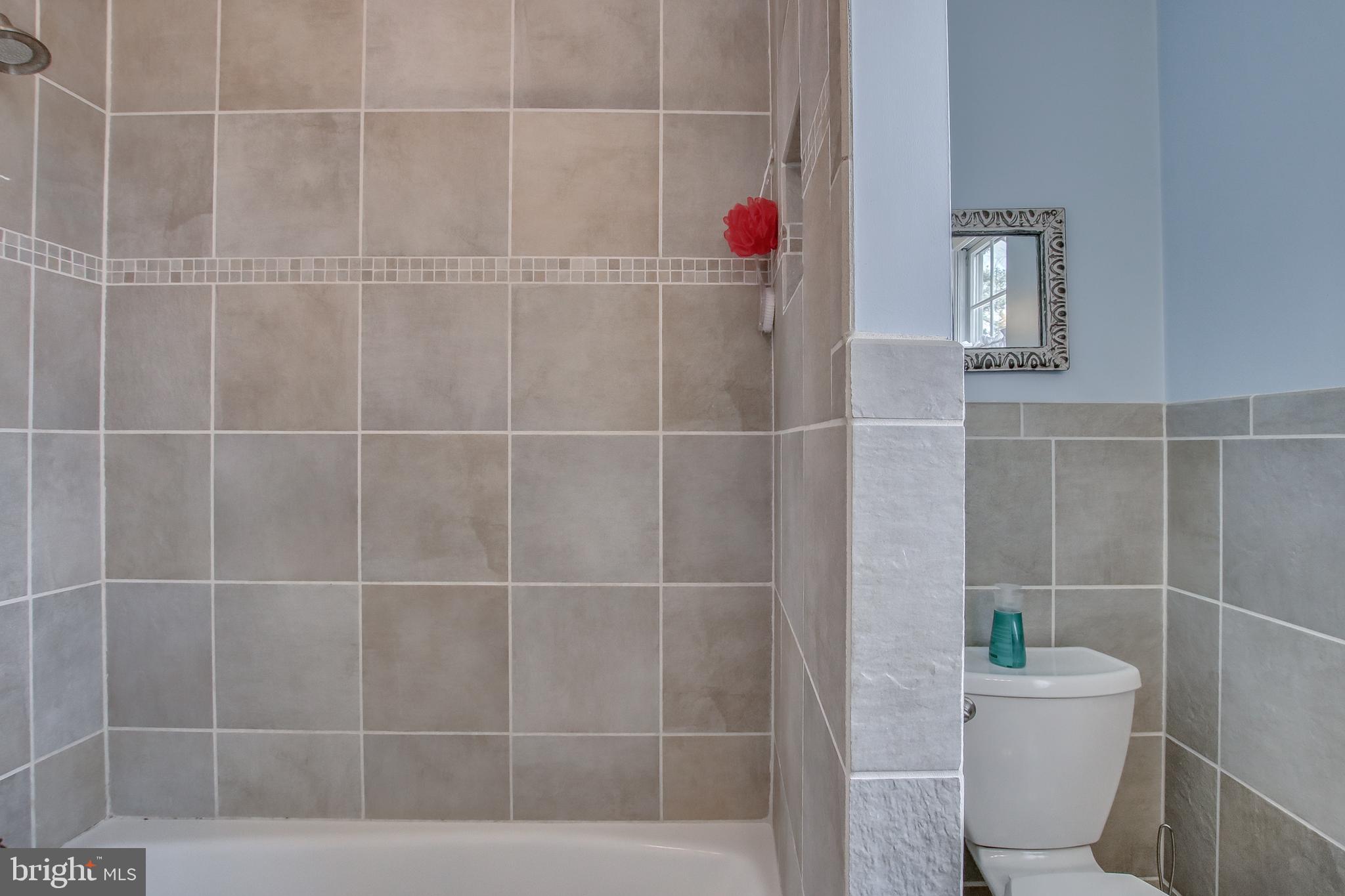 4200 Davisville Road Hatboro, PA 19040 - Photo 29 of 34 Full Bathroom