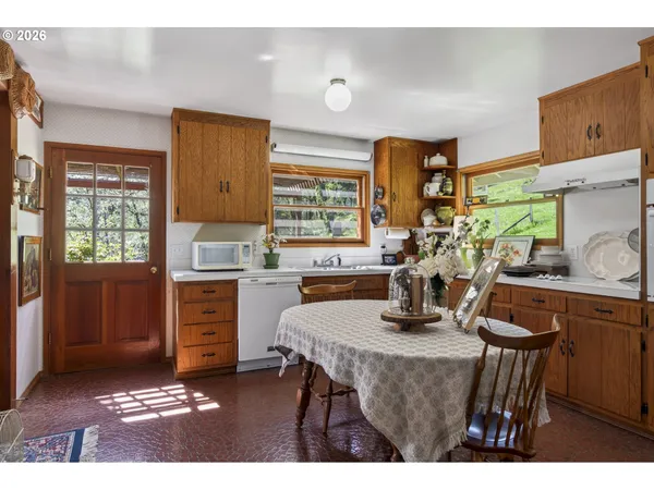 $1,199,900 | 1349 Willis Creek Road, Winston, OR 97496